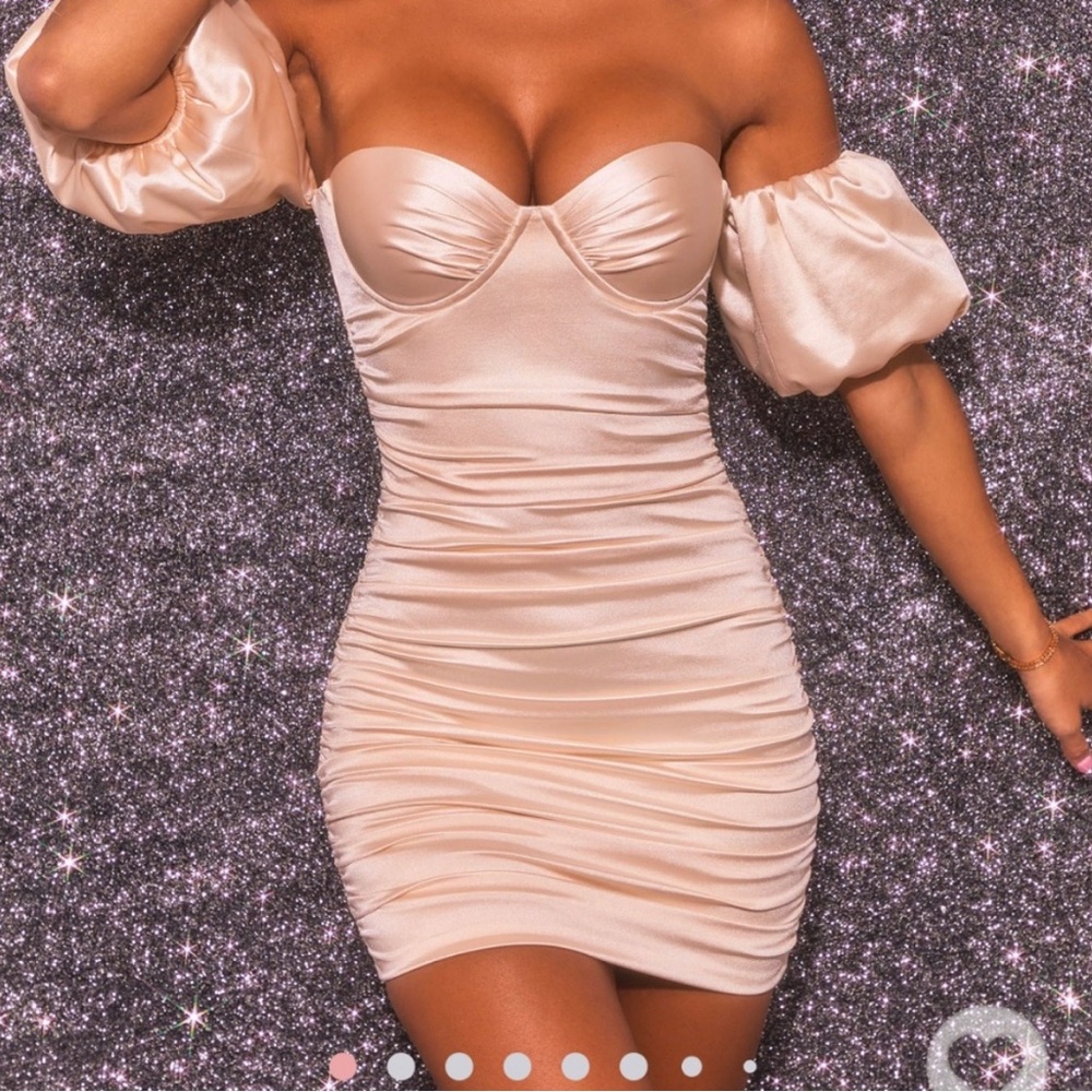 OH POLLY LUXE LIFE BARDOT RUCHED SATIN
METALLIC MINI DRESS IN IVORY, SIZE US2